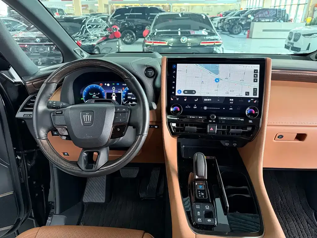 Toyota Vellfire — фото 8
