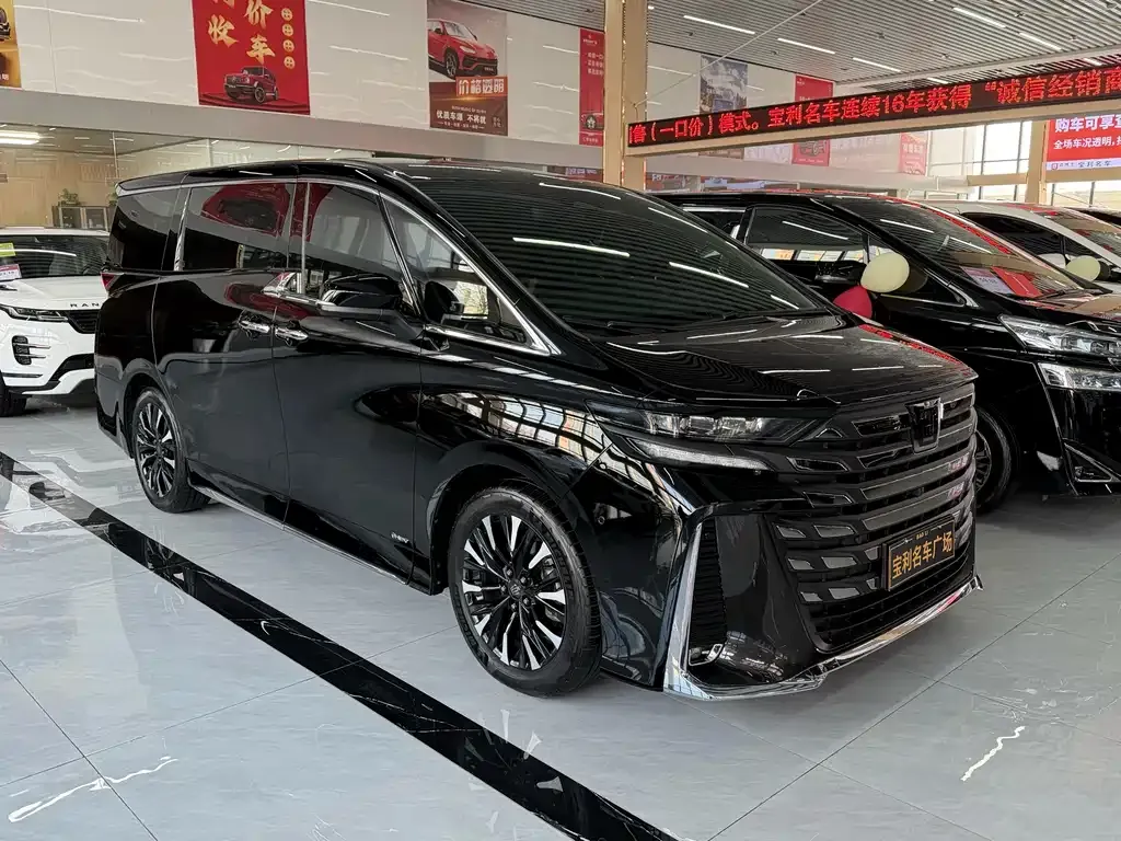 Toyota Vellfire — фото 2