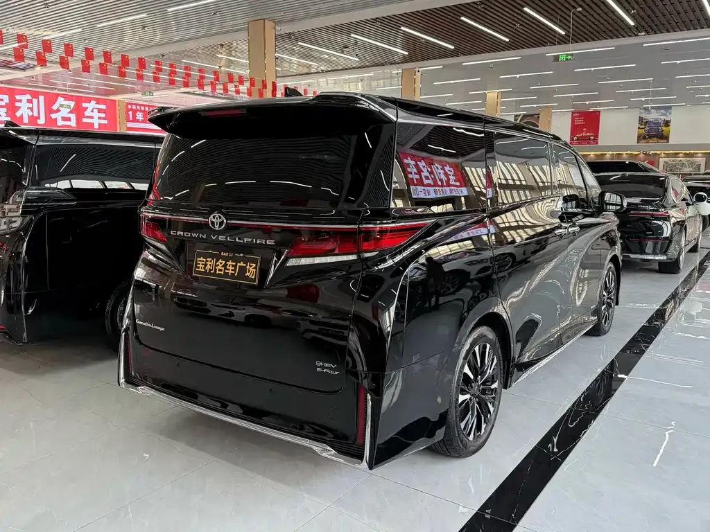 Toyota Vellfire — фото 5