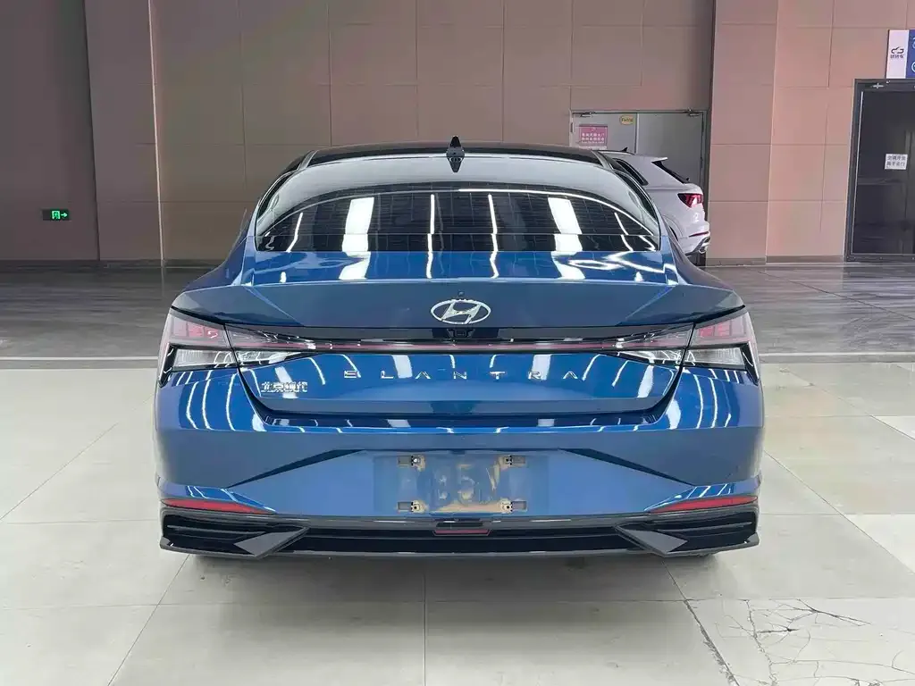 Hyundai Elantra — фото 4