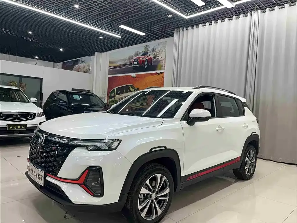 Changan CS35PLUS — фото 1