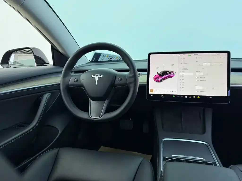 Tesla Model 3 — фото 8