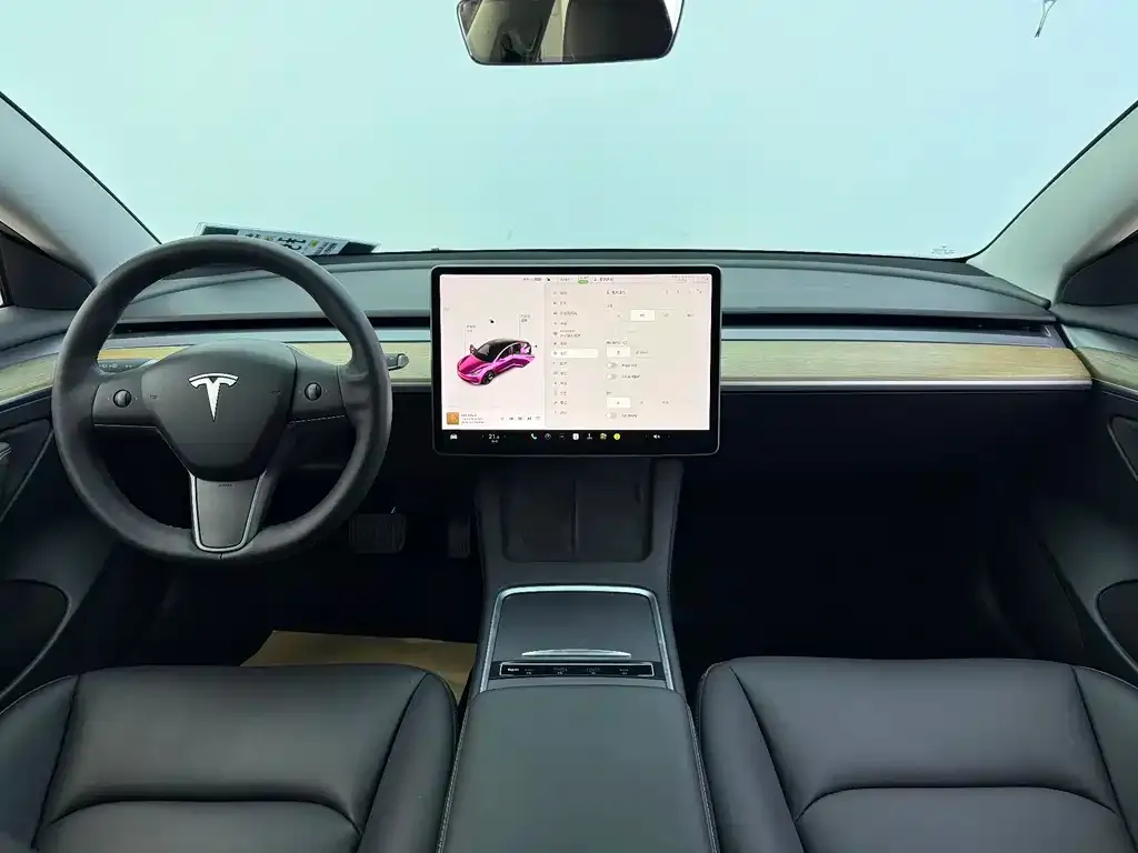 Tesla Model 3 — фото 4