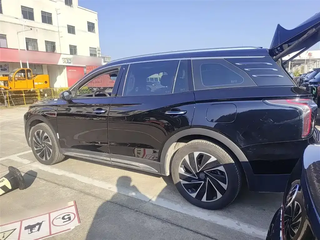 Hongqi HS7 PHEV — фото 3