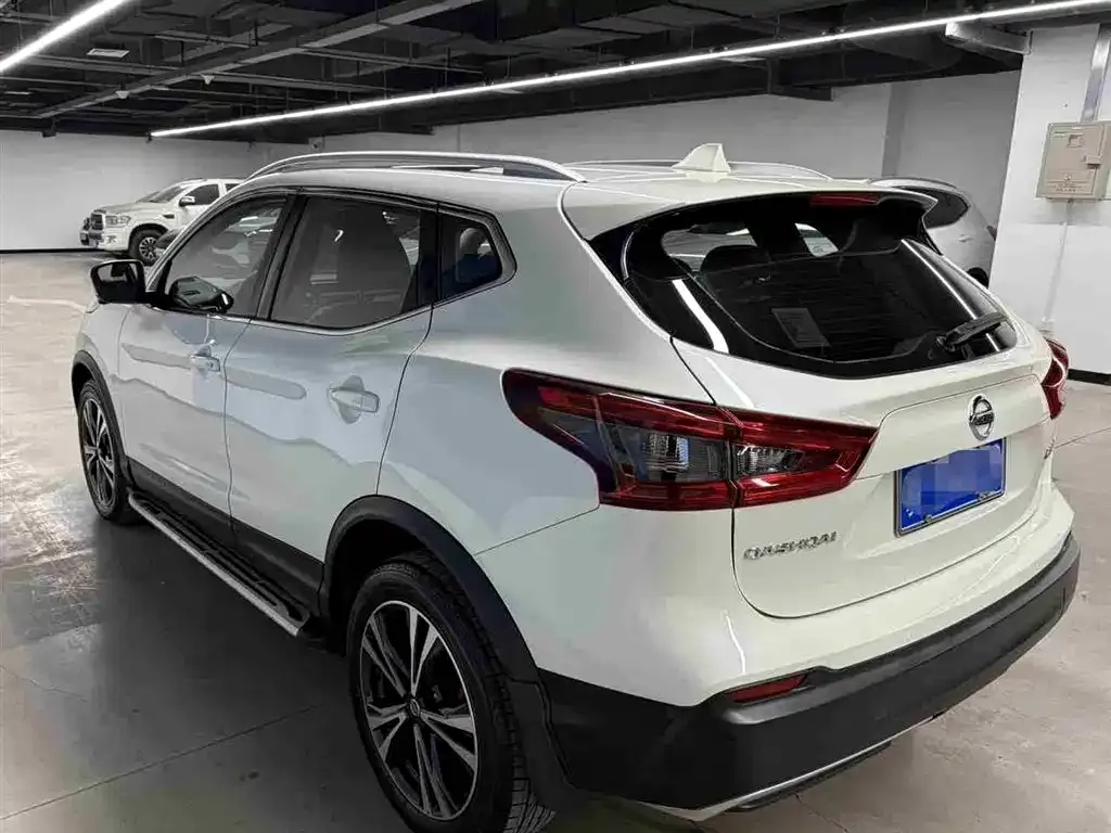 Nissan Qashqai — фото 7