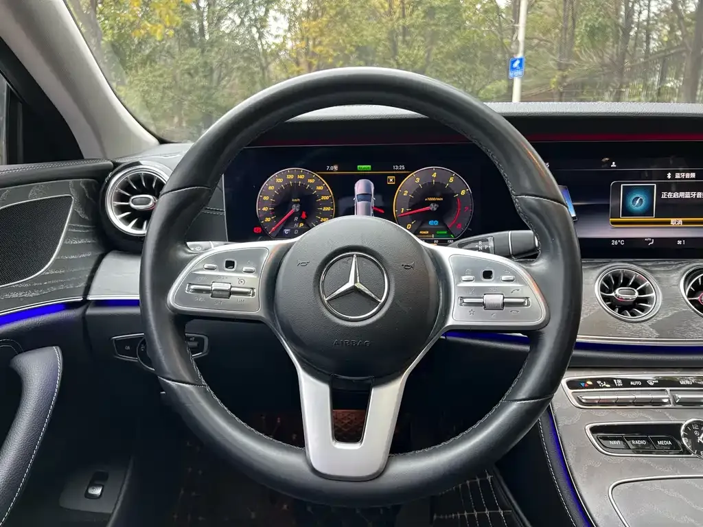 Mercedes-Benz CLS — фото 3