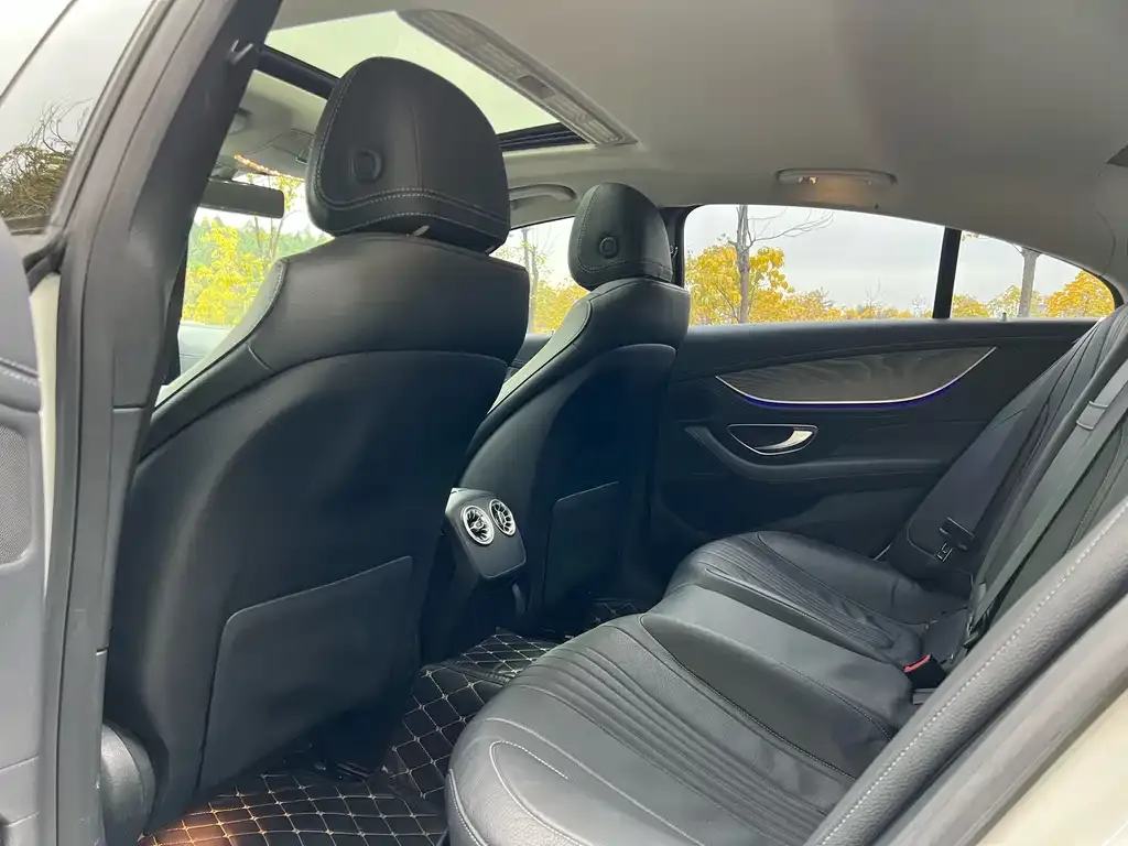 Mercedes-Benz CLS — фото 2