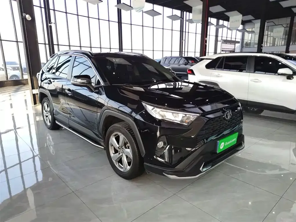 Toyota RAV4 — фото 3