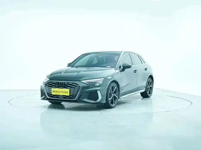 Audi A3 — фото 1