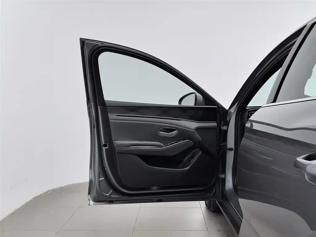 BYD Qin L — фото 8