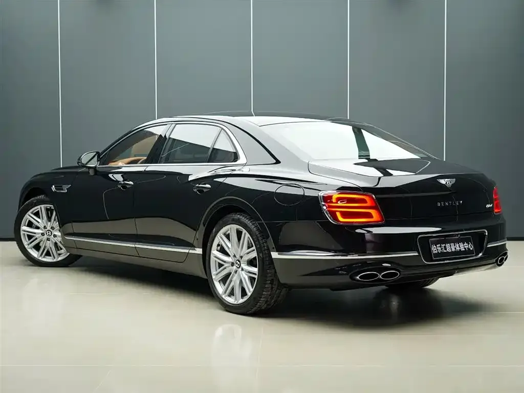 Bentley Flying Spur PHEV — фото 5