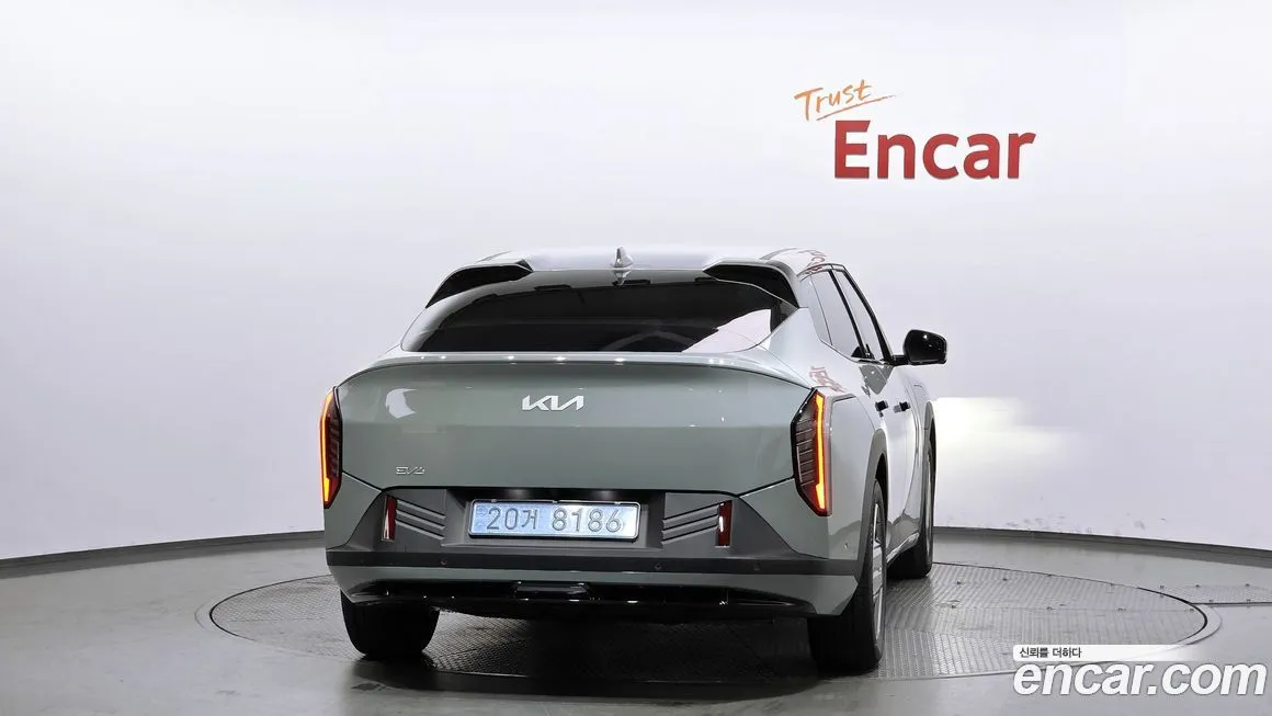 Kia EV4 — фото 3