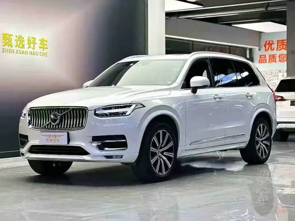 Volvo XC90 — фото 1