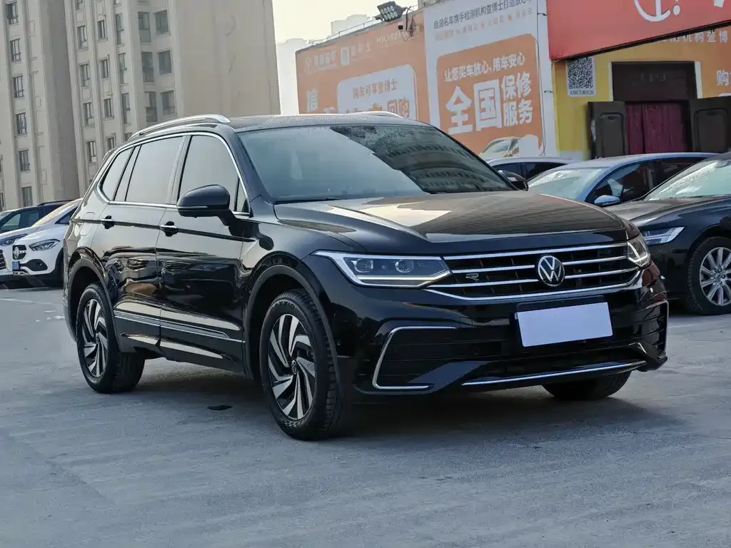 Volkswagen Tiguan L — фото 8