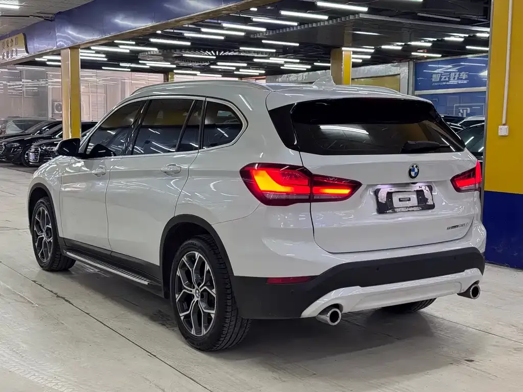 BMW X1 — фото 9