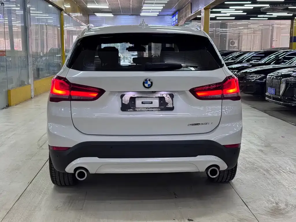 BMW X1 — фото 5