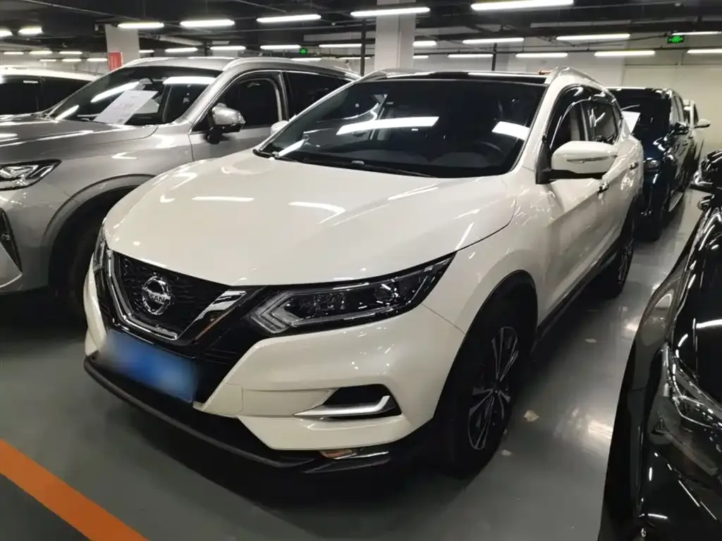 Nissan Qashqai — фото 1