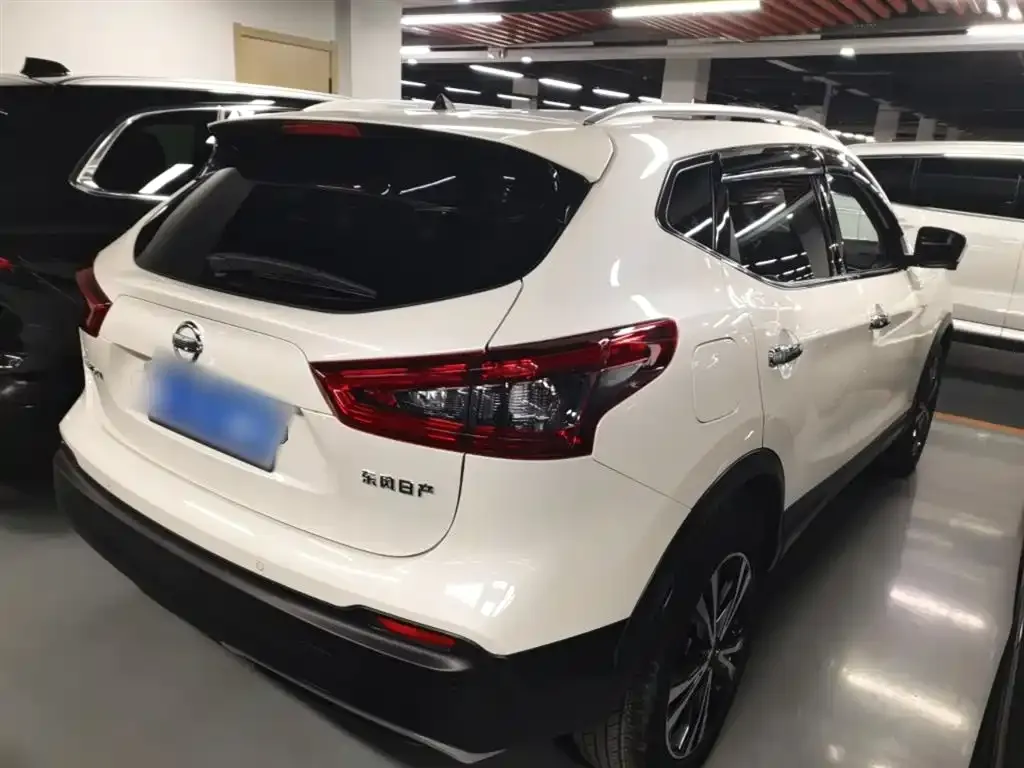 Nissan Qashqai — фото 4