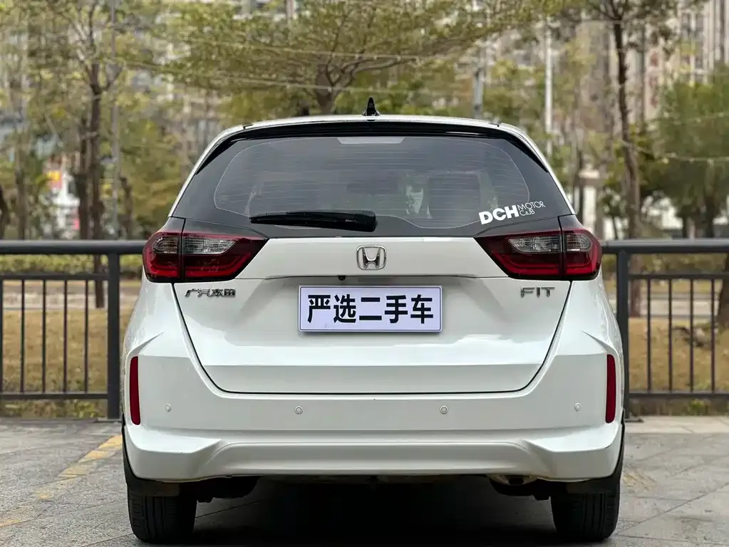 Honda Fit — фото 8