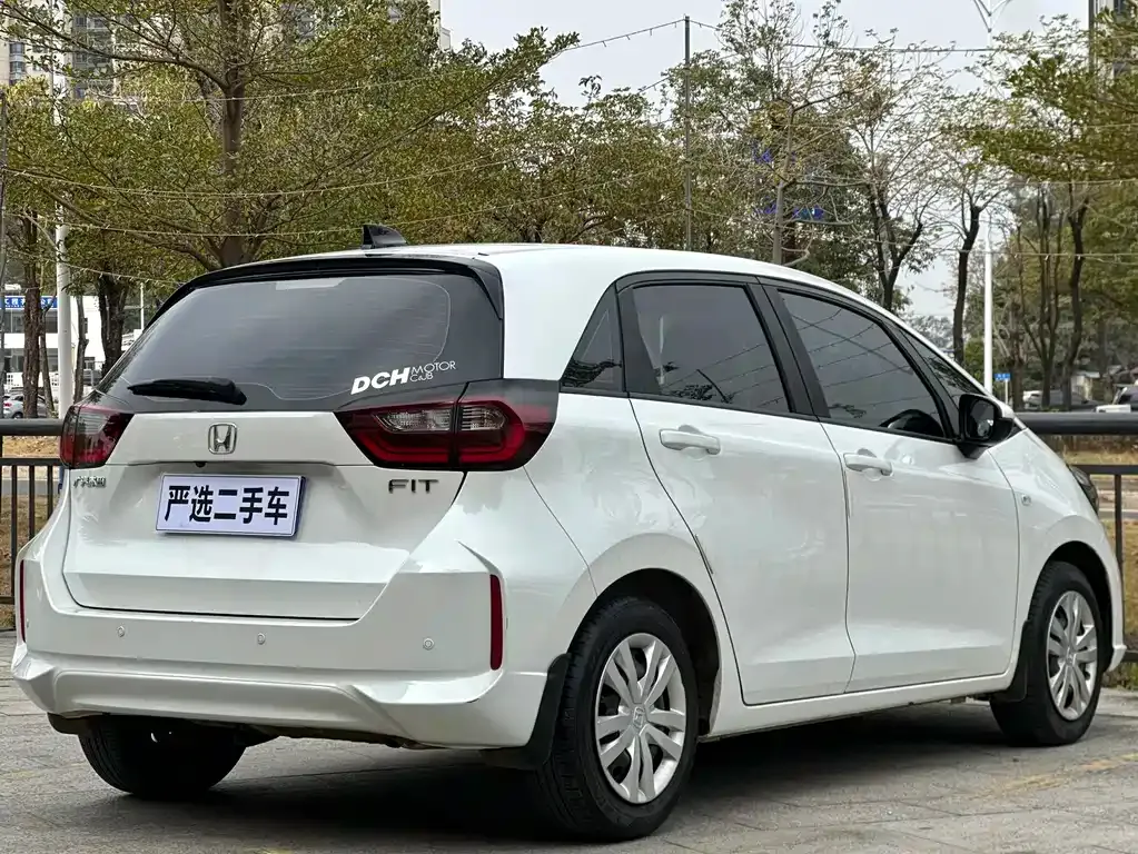 Honda Fit — фото 10