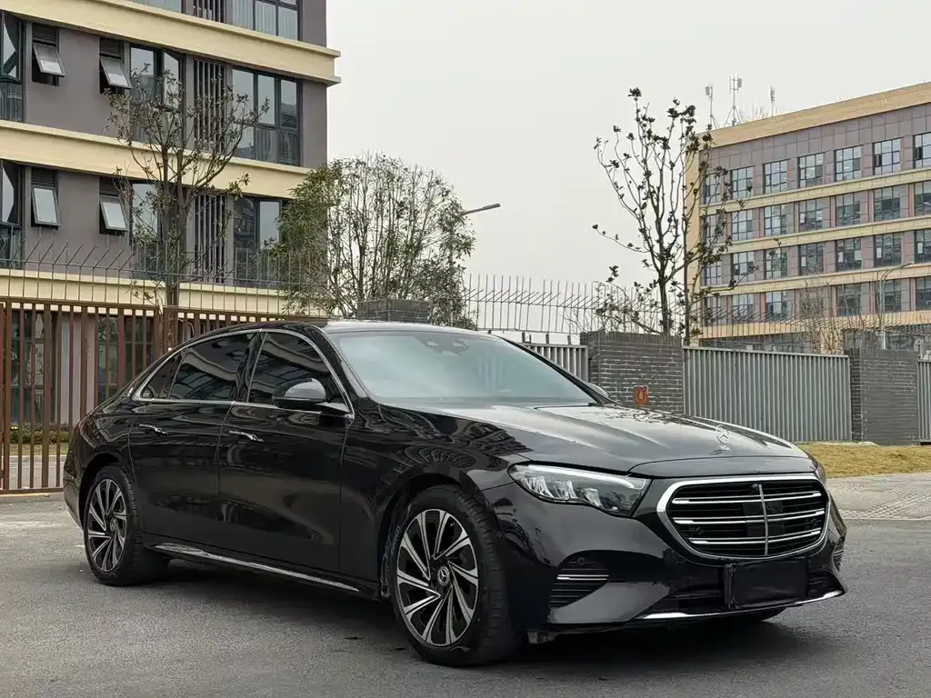 Mercedes-Benz E-Class — фото 5