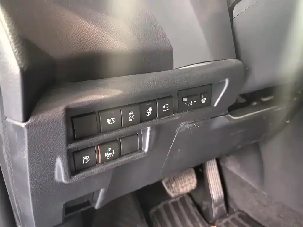 Toyota Granvia — фото 3