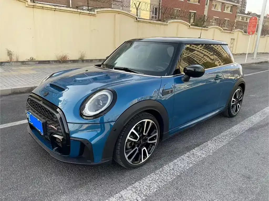MINI Cooper (3-door) — фото 1