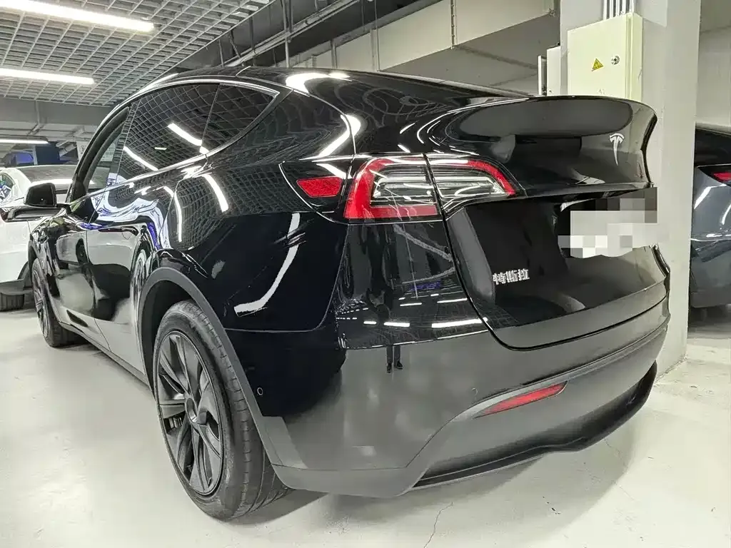 Tesla Model Y — фото 5