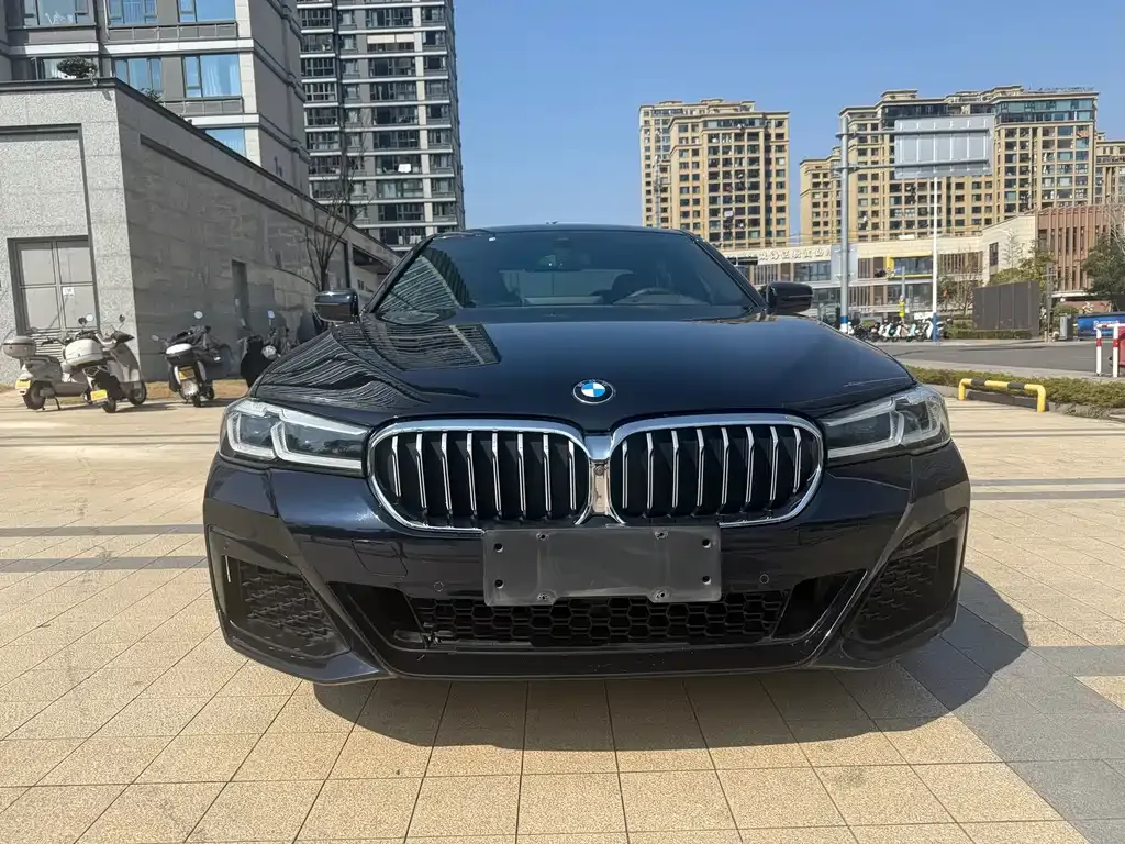 BMW 5 Series — фото 5