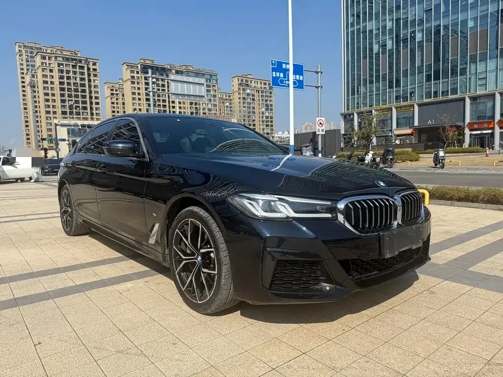 BMW 5 Series — фото 10