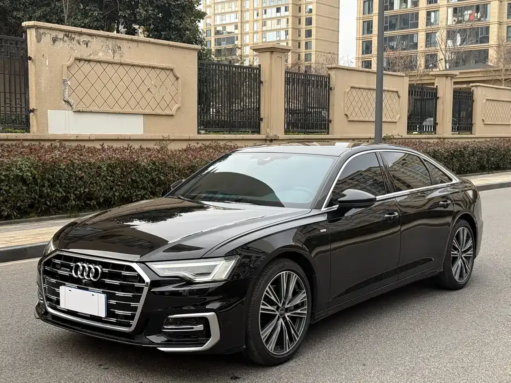 Audi A6L — фото 1