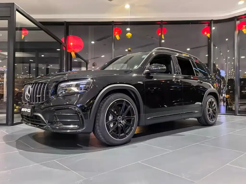 Mercedes-Benz GLB AMG — фото 1