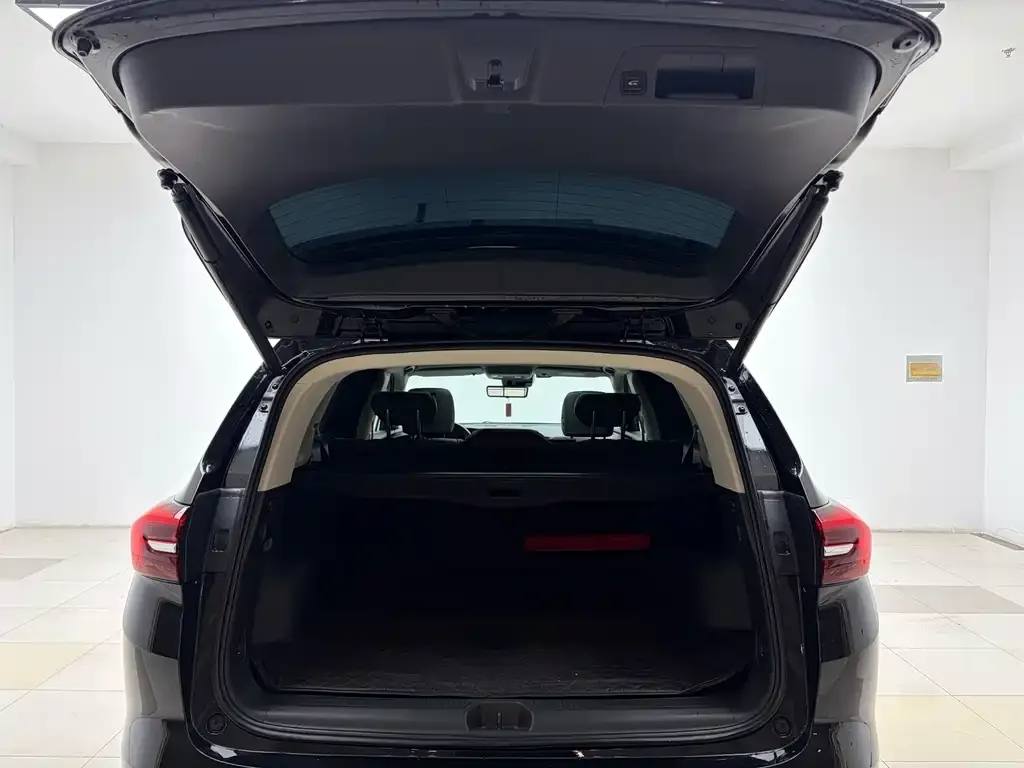 Buick Envision Plus — фото 5