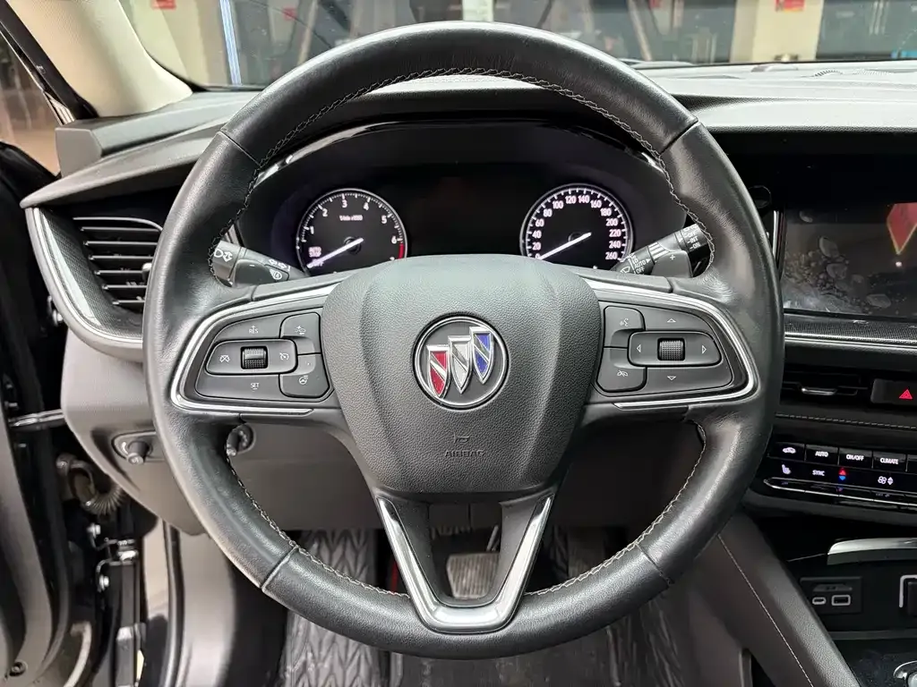 Buick Envision Plus — фото 8