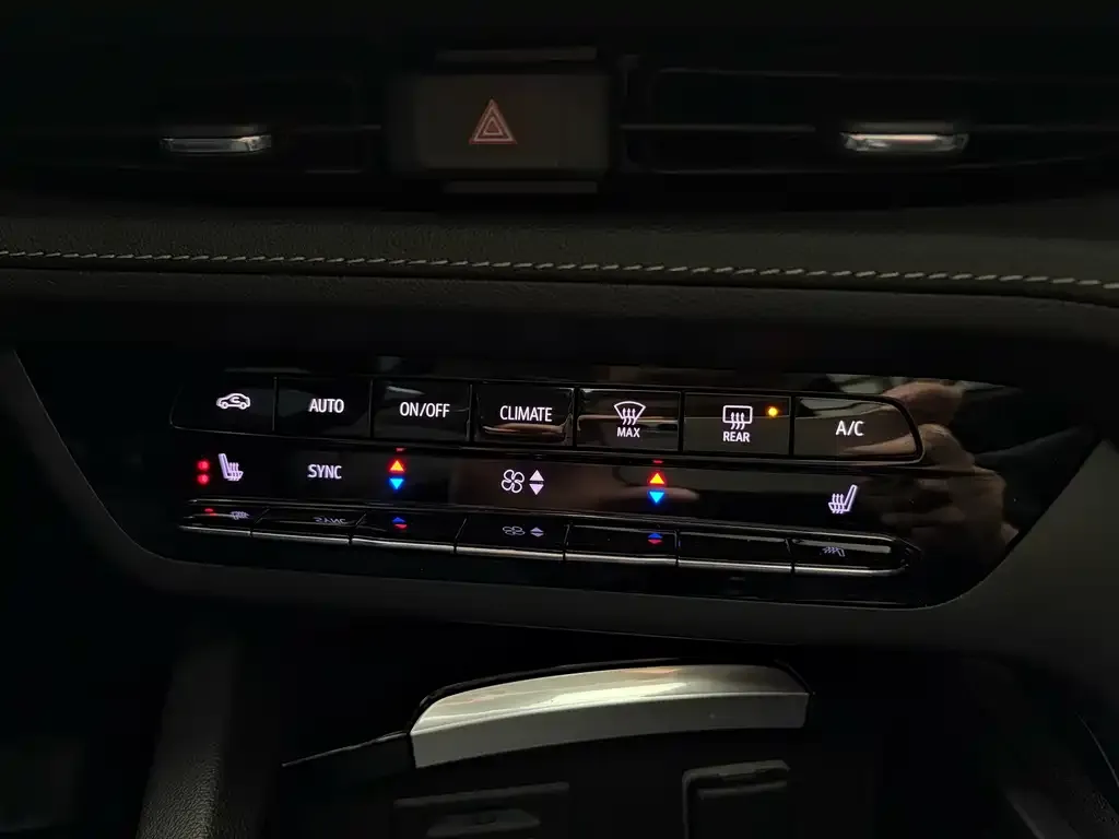 Buick Envision Plus — фото 3