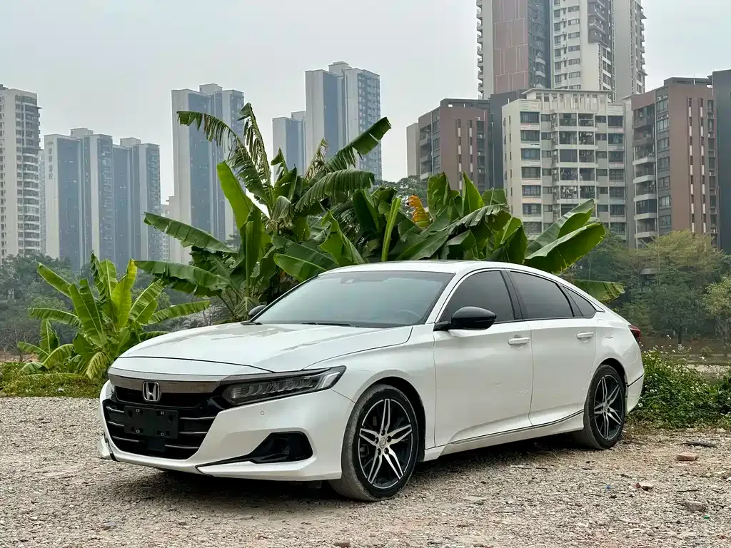 Honda Accord — фото 1