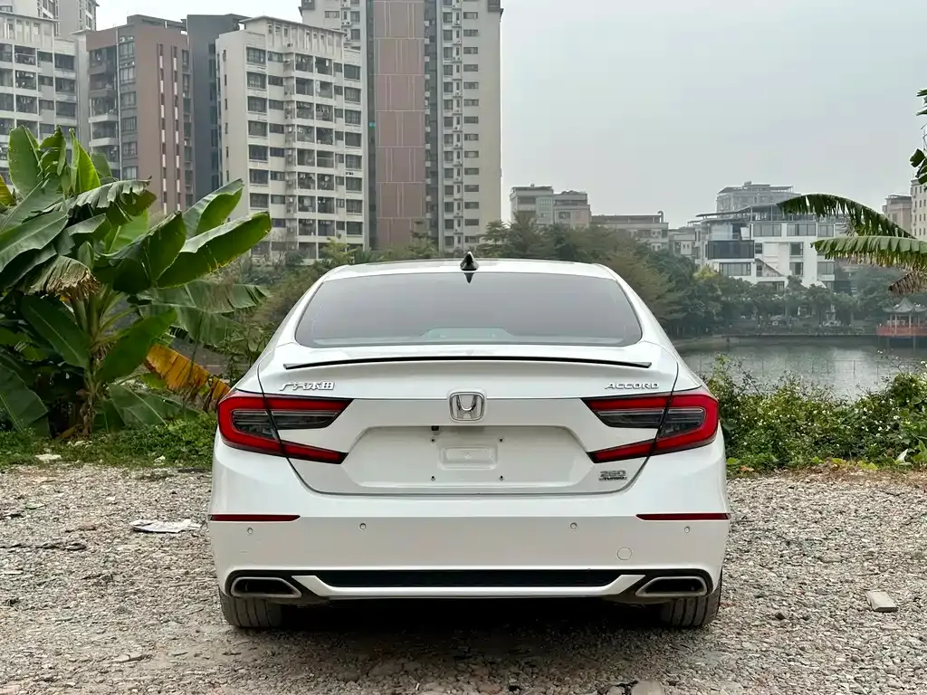 Honda Accord — фото 7