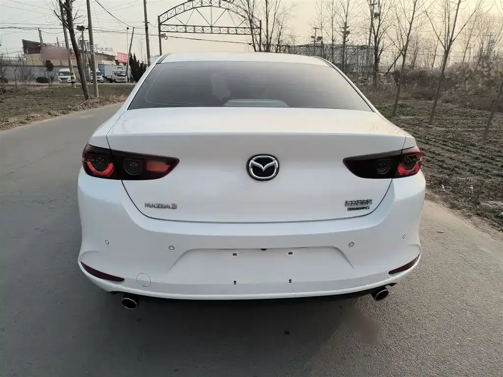Mazda 3 Axela — фото 10