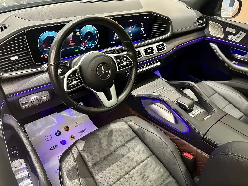 Mercedes-Benz GLS — фото 9