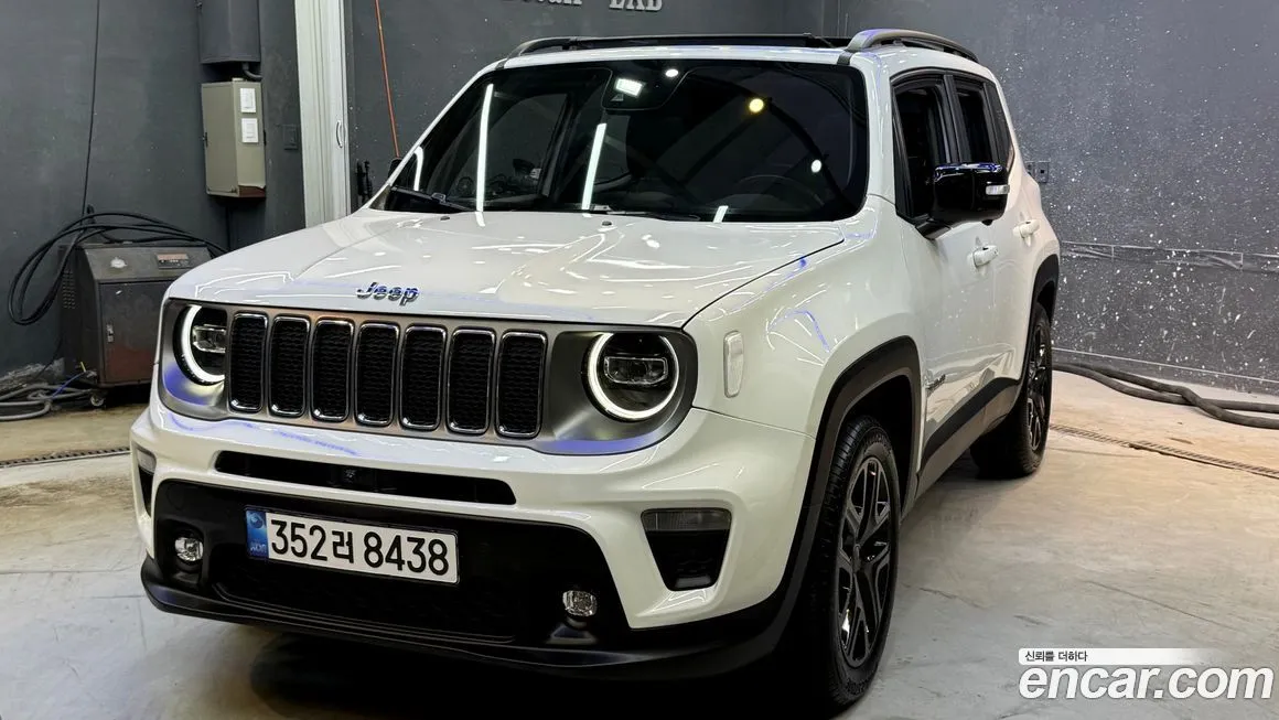 Jeep Renegade — фото 3