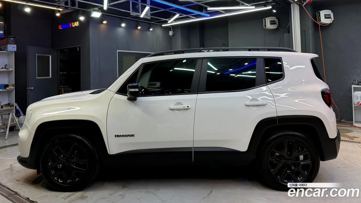Jeep Renegade — фото 4