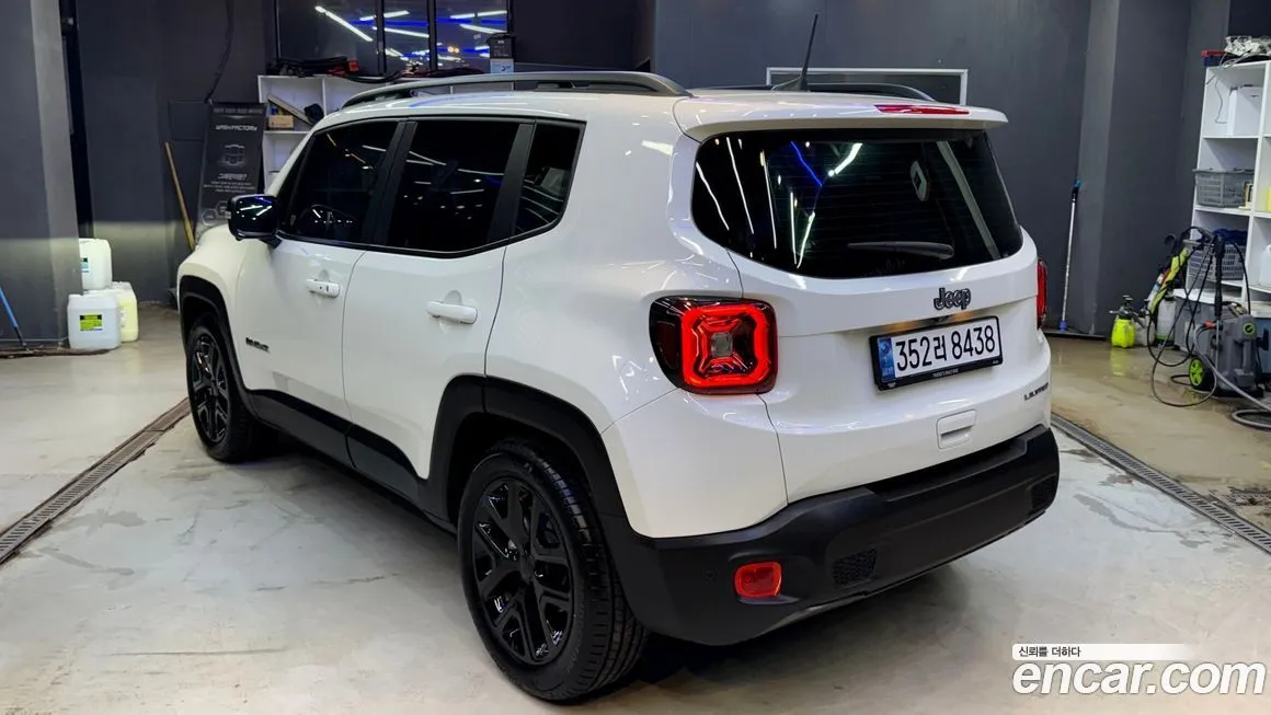 Jeep Renegade — фото 5