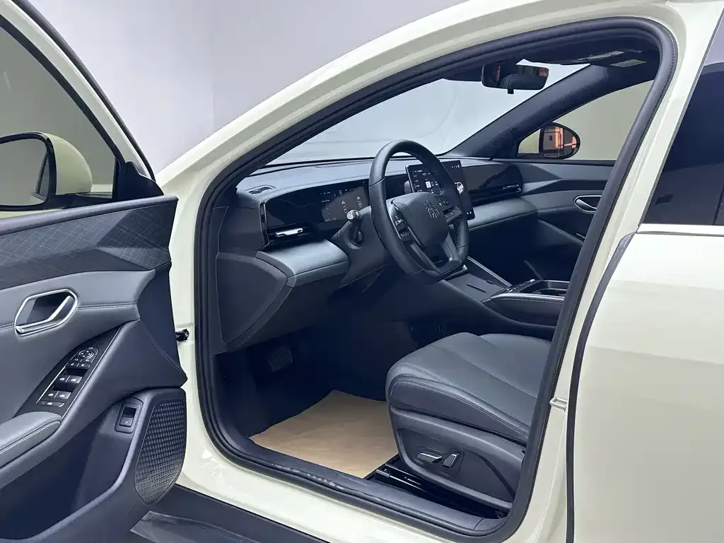 BYD Qin L — фото 10