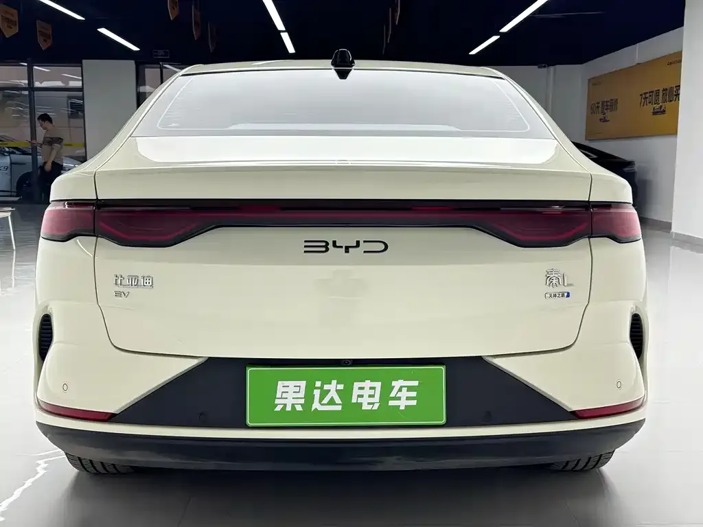 BYD Qin L — фото 9