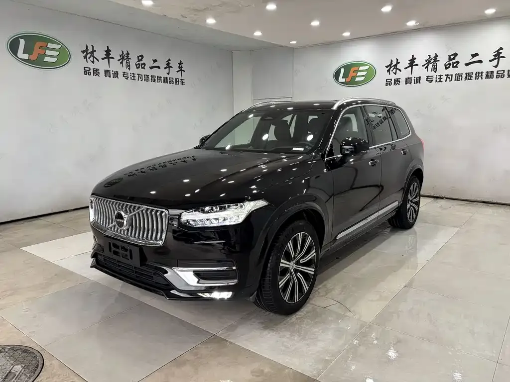 Volvo XC90 — фото 1