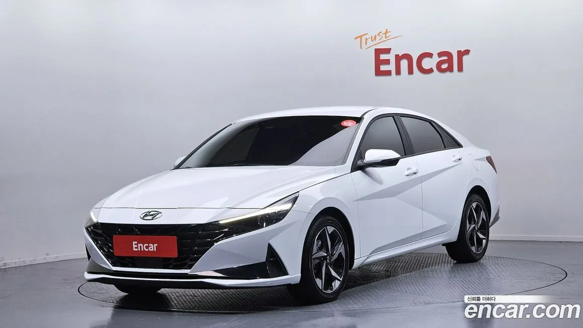 Hyundai AVANTE — фото 1