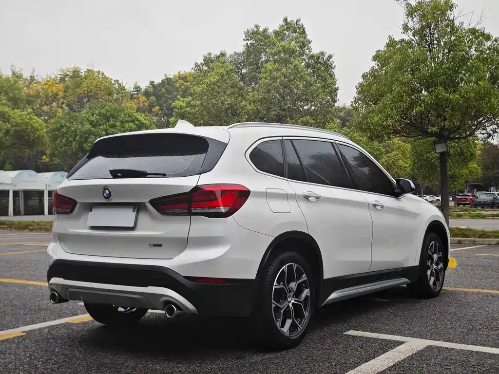 BMW X1 — фото 10