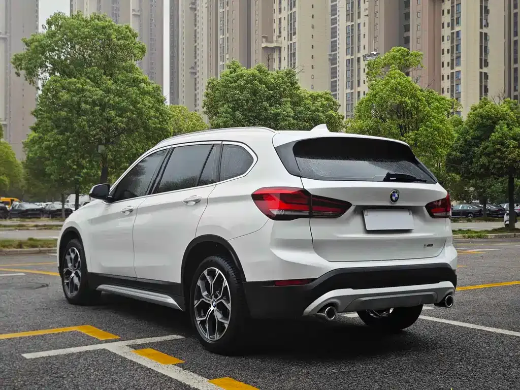 BMW X1 — фото 8