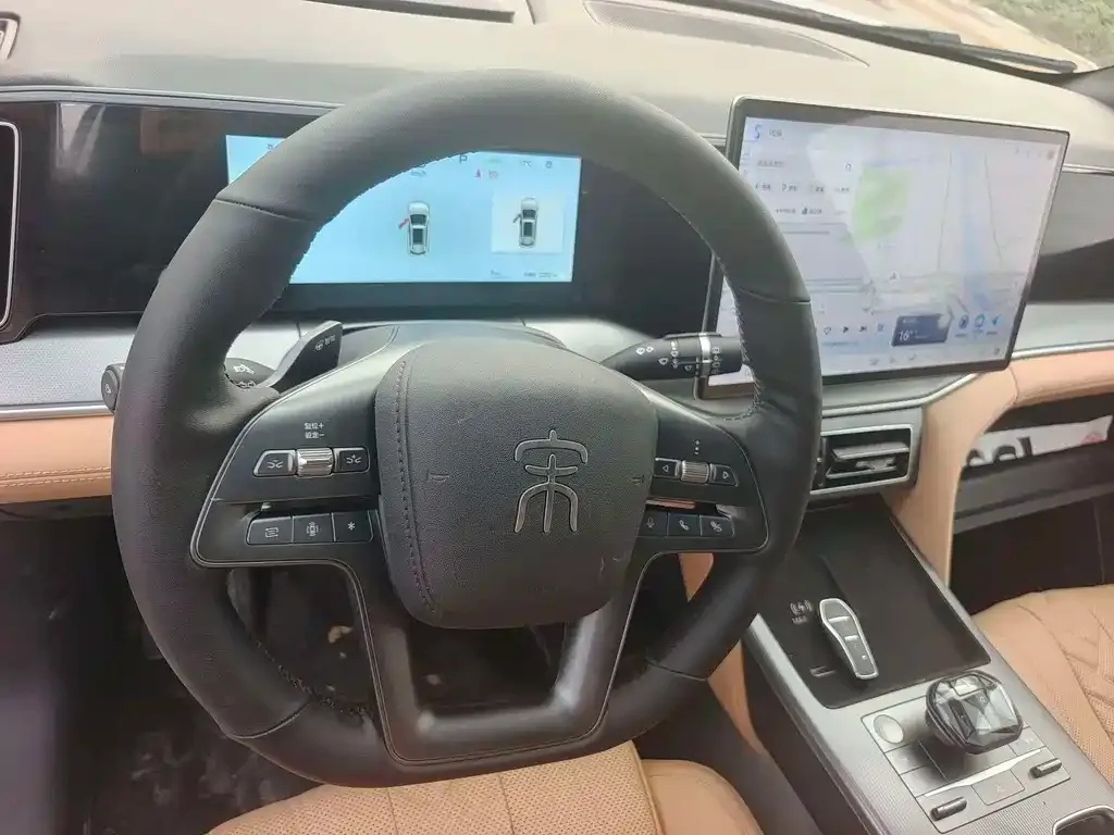 BYD L DM-i — фото 4