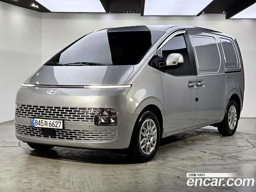 Hyundai Staria — фото 1